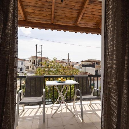 Tsimiklis Apartments ฟีนีคุนตา ภายนอก รูปภาพ