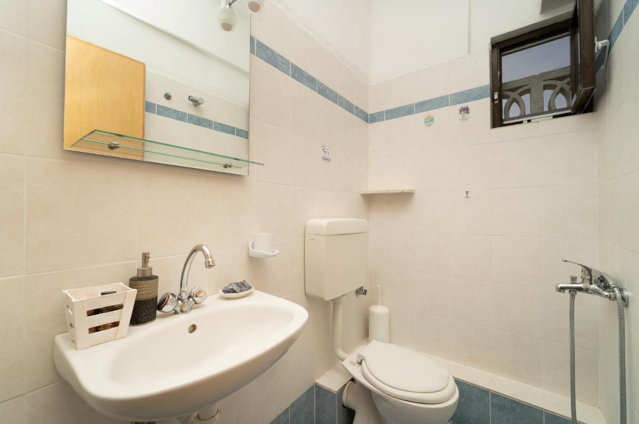 Tsimiklis Apartments ฟีนีคุนตา ภายนอก รูปภาพ