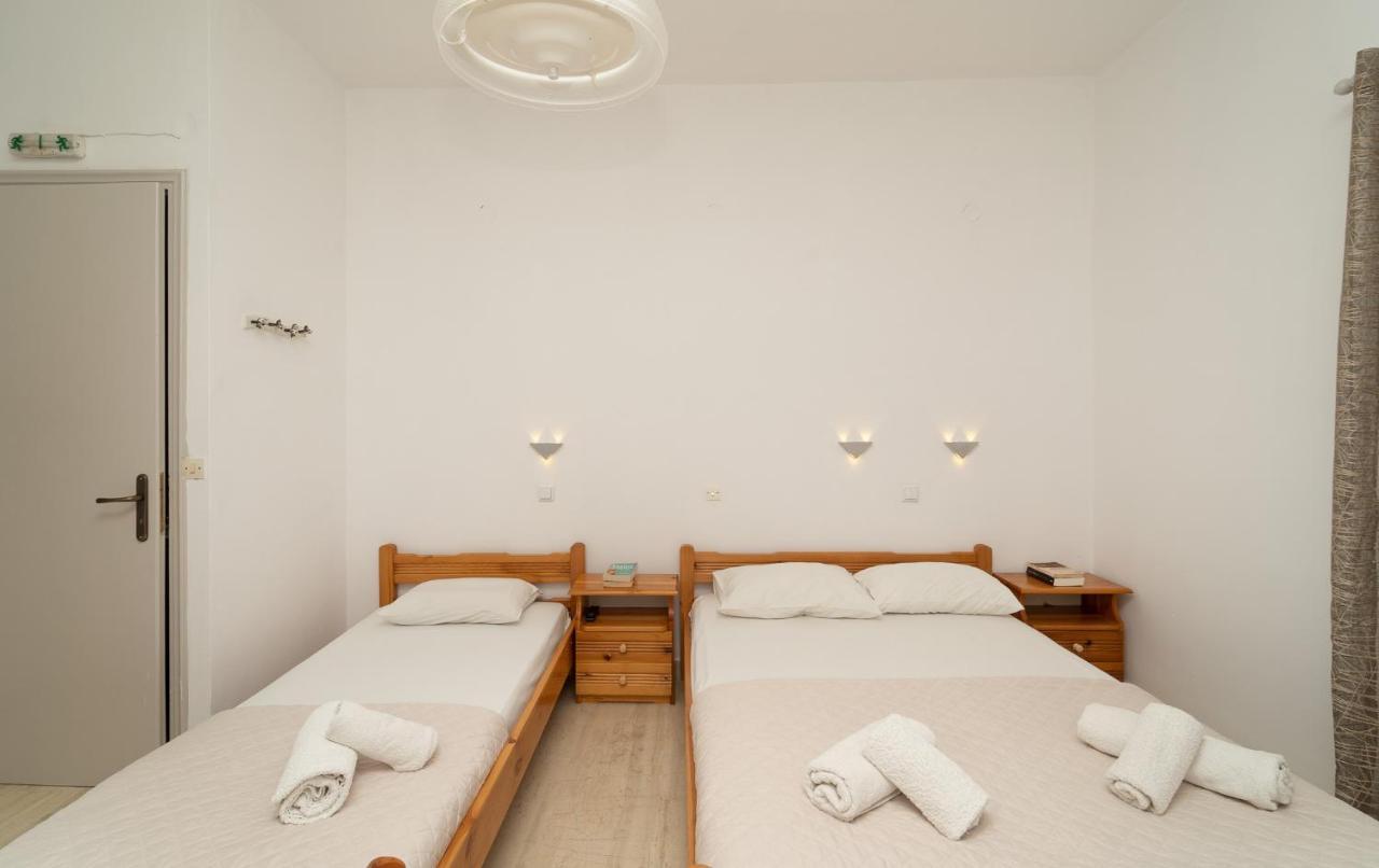 Tsimiklis Apartments ฟีนีคุนตา ภายนอก รูปภาพ