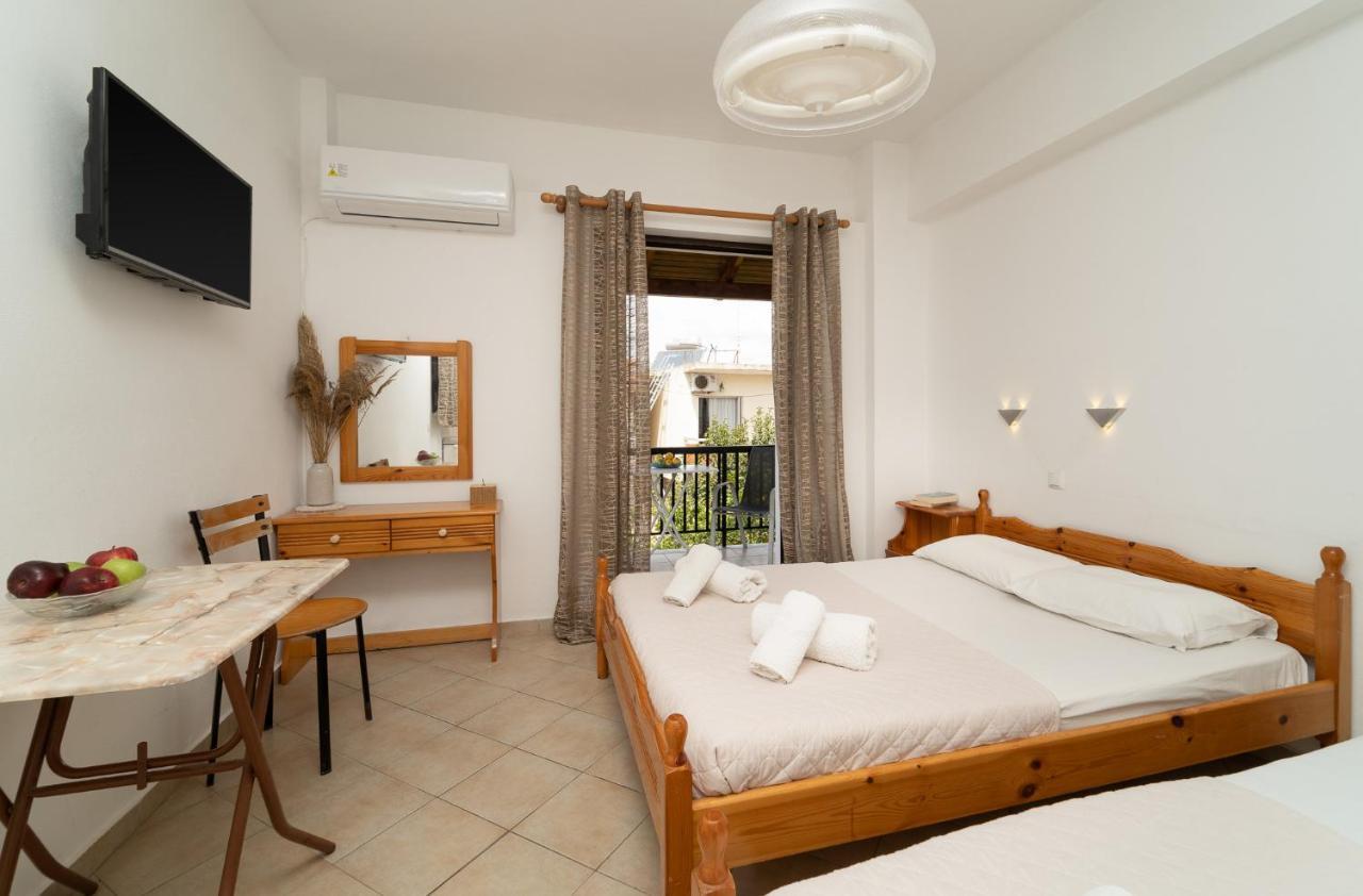 Tsimiklis Apartments ฟีนีคุนตา ภายนอก รูปภาพ