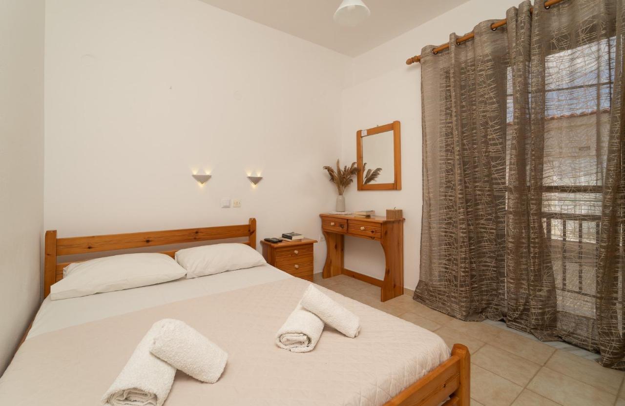 Tsimiklis Apartments ฟีนีคุนตา ภายนอก รูปภาพ