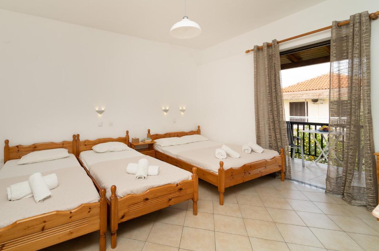 Tsimiklis Apartments ฟีนีคุนตา ภายนอก รูปภาพ