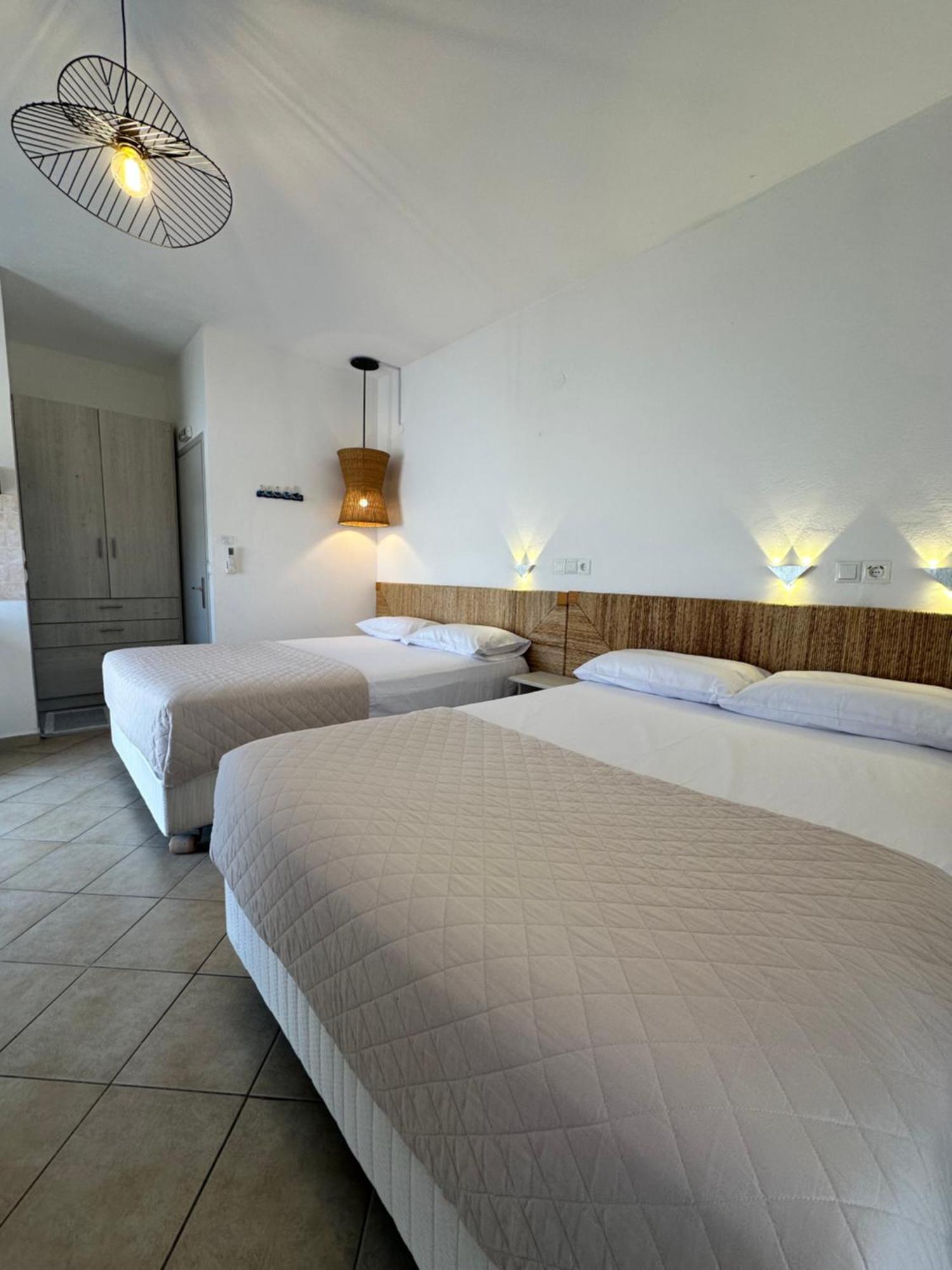 Tsimiklis Apartments ฟีนีคุนตา ภายนอก รูปภาพ
